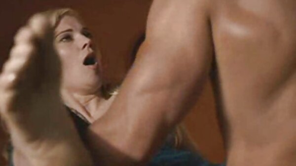 آنا بیبی بوتیلیسیوس در دانلود فیلم از سایت سکسی موقعیت 69 از کونیلینگ و خروس لذت می برد