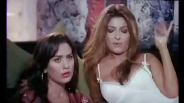 گل میخ عضلانی وحشیانه آن دانلود فیلم فول سکسی کاسترو را با خروس تغذیه می کند و او را در بالکن فاک می کند